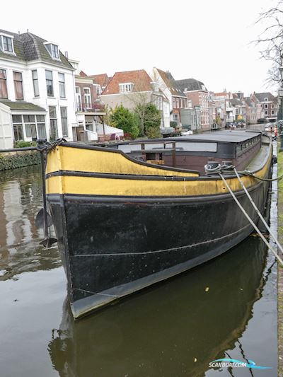 Katwijker 24.00 Met Cbb Huizen aan water 1916, met Mercedes<br />OM321 motor, The Netherlands