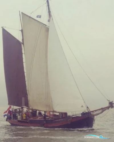 Klipper Woonschip Huizen aan water 1899, met Daf motor, The Netherlands