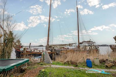 Klipper Woonschip Huizen aan water 1899, met Daf motor, The Netherlands