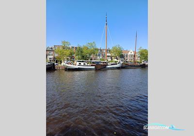 Klipper Woonschip/Zeilklipper Huizen aan water 1903, met Daimler motor, The Netherlands