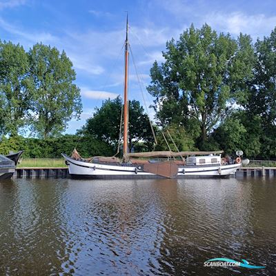 Klipper Woonschip/Zeilklipper Huizen aan water 1903, met Dainler motor, The Netherlands