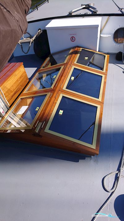 Klipperaak Charter, Woonschip Huizen aan water 1910, met Daf motor, The Netherlands