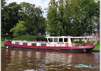 Luxe Motor 23.04 Met Cbb Huizen aan water 1910, met Scania<br />DS11 motor, The Netherlands