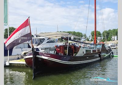 Skutsje 19.09 Huizen aan water 1915, met Mitsubishi<br />S4L2-61SD motor, The Netherlands