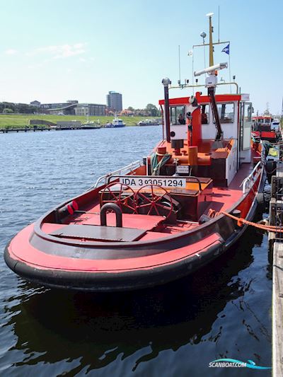 Sleepboot / Duwboot IDA 3 met CBB Huizen aan water 1954, met Caterpillar<br />3412 motor, The Netherlands