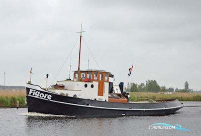 Sleepboot Figore Met Cbb Huizen aan water 1939, met Industrie<br />3VD6 Lucht Gestart motor, The Netherlands