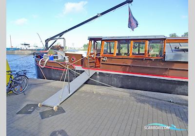 Spits B&B Varend Woonschip 39.09 met CvO Huizen aan water 1955, met Daimler Benz<br />OM423 motor, The Netherlands