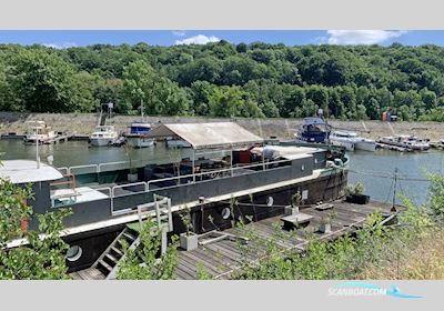 Spits Varend Woonschip 38.95, Met Ubc Huizen aan water 1953, met Mercedes<br />OM 402 motor, The Netherlands