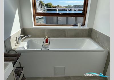 HUSBÅD Waterliving  Missisippi - helårs Hus- / Bobåt / Flodbåd 2004, Danmark