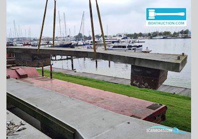 Inter Boat Marinas partij drijfsteigers Jetski / Scooter / Jetboot , Niederlande