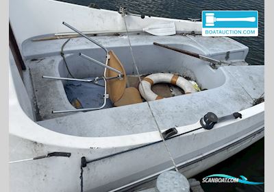 Cabin boat 600 Jolle , med Mercury motor, Holland
