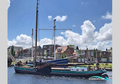 Klipperkraak 20.77 Met Cbb Live a board / River boat 1900, with Deutz<br />Blauwe Deutz Lucht Gestart engine, The Netherlands
