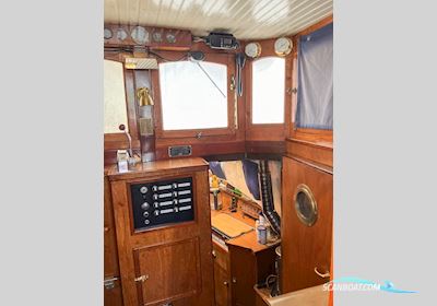 Ex Sleepboot 7.20 Live a board / Riverboat 1950, with Mercedes<br />OM 636 engine, The Netherlands