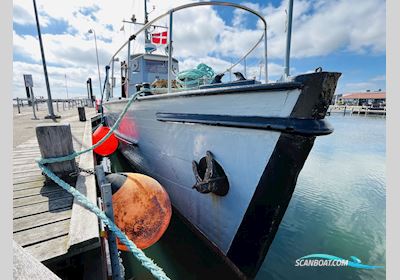 Former Danish Naval Vessel and mine sweeper Marianne-F Live a board / Riverboat 1941, with Grenå - 4 takts 6 Cylinder engine, Denmark