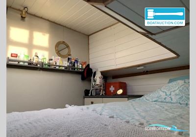 Stijlsteven 1900 Live a board / Riverboat 1904, with Dieselmotor engine, The Netherlands