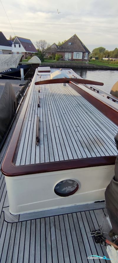 Tjalk Motortjalk, Woonschip Live a board / Riverboat 1904, with Peugeot engine, The Netherlands