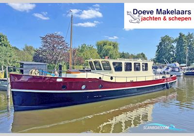 Zeiltjalk 17.30 Live a board / Riverboat 1938, with Kromhout<br />LS 6 engine, The Netherlands