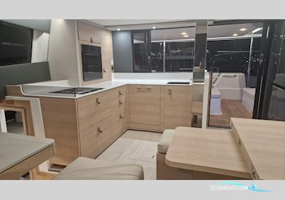 Aventura 45 Mehrrumpfboot 2024, Spanien