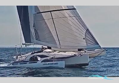 Farrier F32-RX folding trimaran Mehrrumpfboot 2014, mit Honda 20 motor, Frankreich