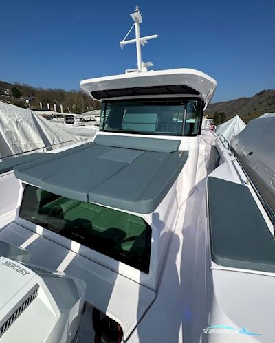Axopar 45 Cross Cabin Motor boat 2023, with Mercury engine, Germany