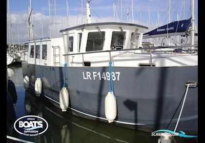 Construction Amateur Trawler Coaster 32 Motor boat 2014, with Midif 3150 engine, France
