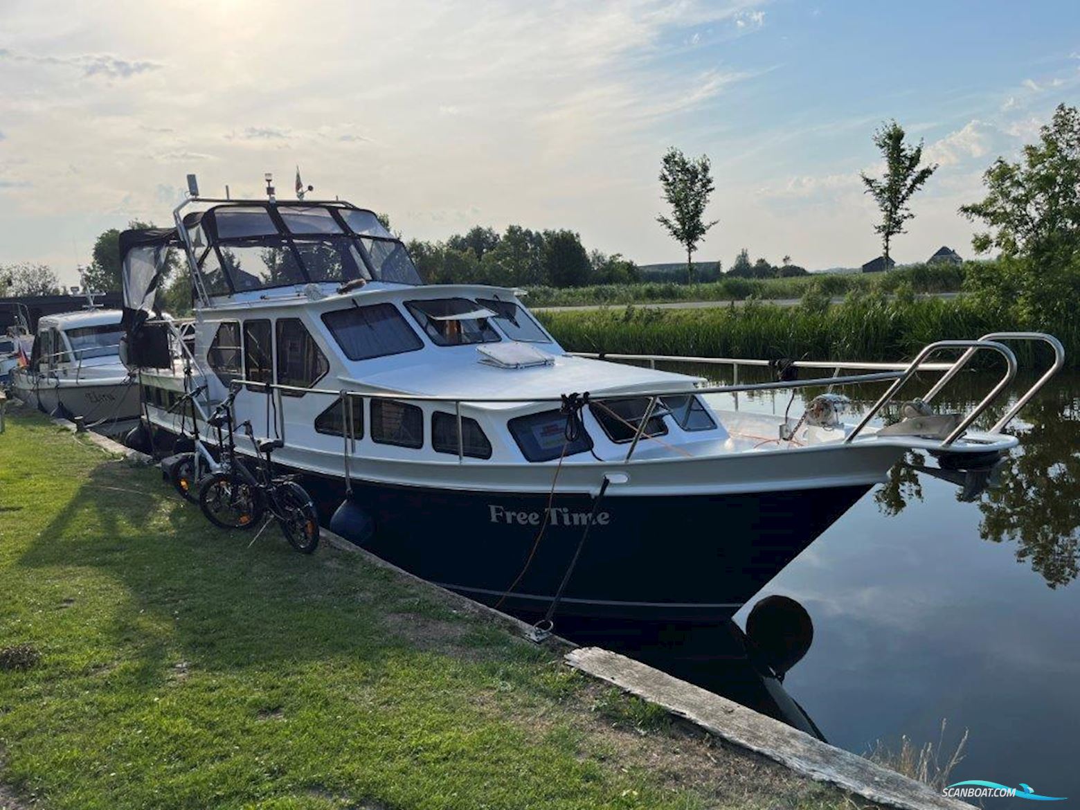 Gruno 360 Sport Motor boat 1994, with  Ford 6 Cilinder 130 pk engine, The Netherlands