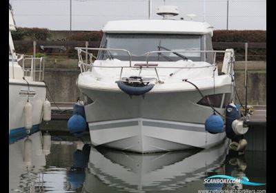 Jeanneau NC9 Motor boat 2011, with Volvo Penta D4 engine, United Kingdom