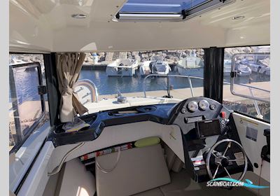 Quicksilver 605 PILOTHOUSE Motor boat 2014, with MERCURY engine, France