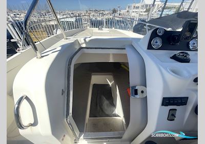 Quicksilver 675 ACTIV SUNDECK Motor boat 2014, with MERCURY engine, France