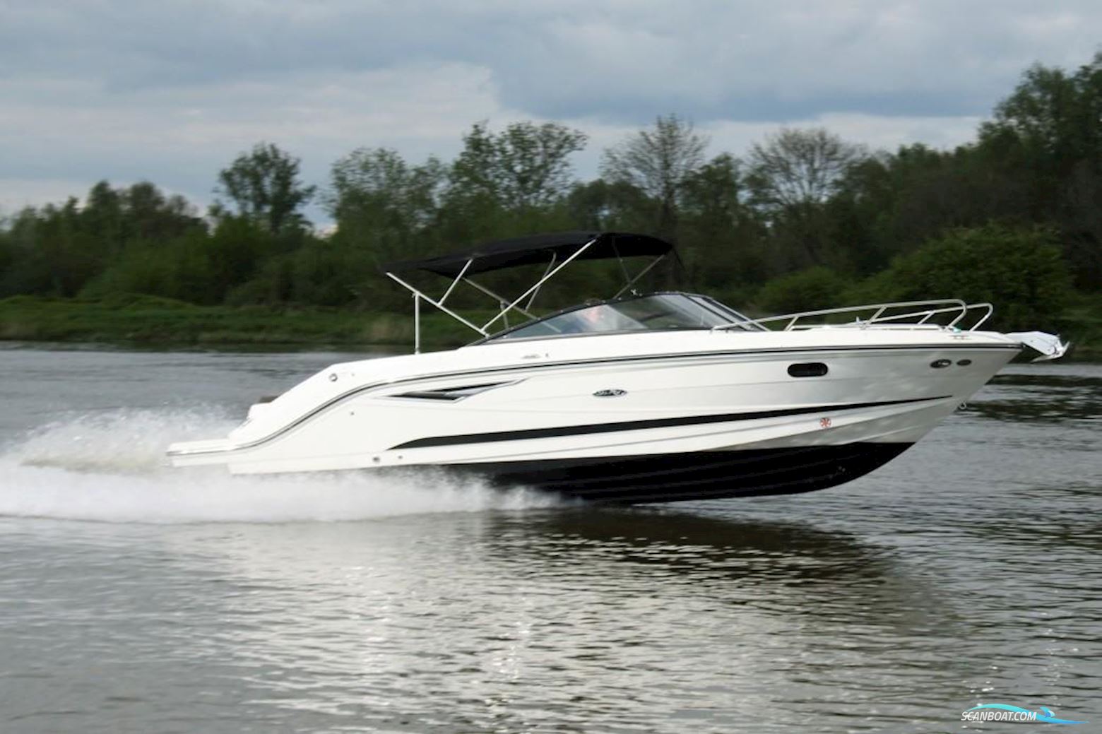 Sea Ray 250ss Sun Sport Motor boat 2017, with Mercruiser engine, The Netherlands
