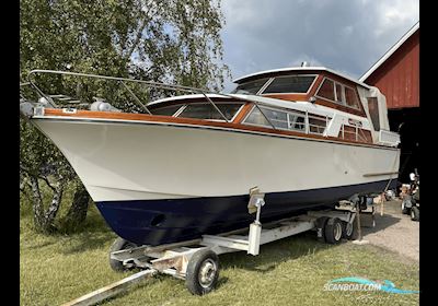 Storebro Royal Cruiser 34 Biscay Motor boat 1982, with Volvo Penta engine, Sweden