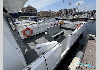 9.5 Catamaran Motorbåd 2008, med Suzuki DF175 motor, England