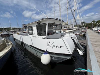 9.5 Catamaran Motorbåd 2008, med Suzuki DF175 motor, England