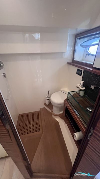 Absolute 52 HT - 2010 - Ips 600 Motorbåd 2015, med Volvo Penta Ips - 600 Joystick motor, Kroatien