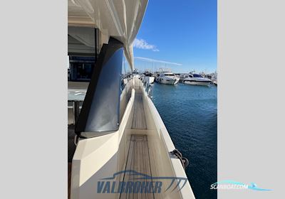Absolute 60 Fly Motorbåd 2016, med Volvo Penta D11 Ips950 motor, Italien
