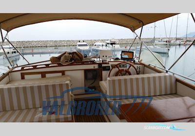 American Marine GRAND BANKS 49 CLASSIC Motorbåd 1982, med Caterpillar 3208 ASPIRATI motor, Italien