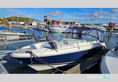 Aquador 23 DC Motorbåd 2007, med Mercruiser 5,0 MPI/Bravo 1 motor, Sverige