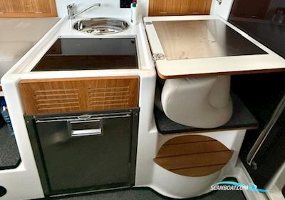 Aquador 25 HT Motorbåd 2019, med Mercruiser motor, Sverige