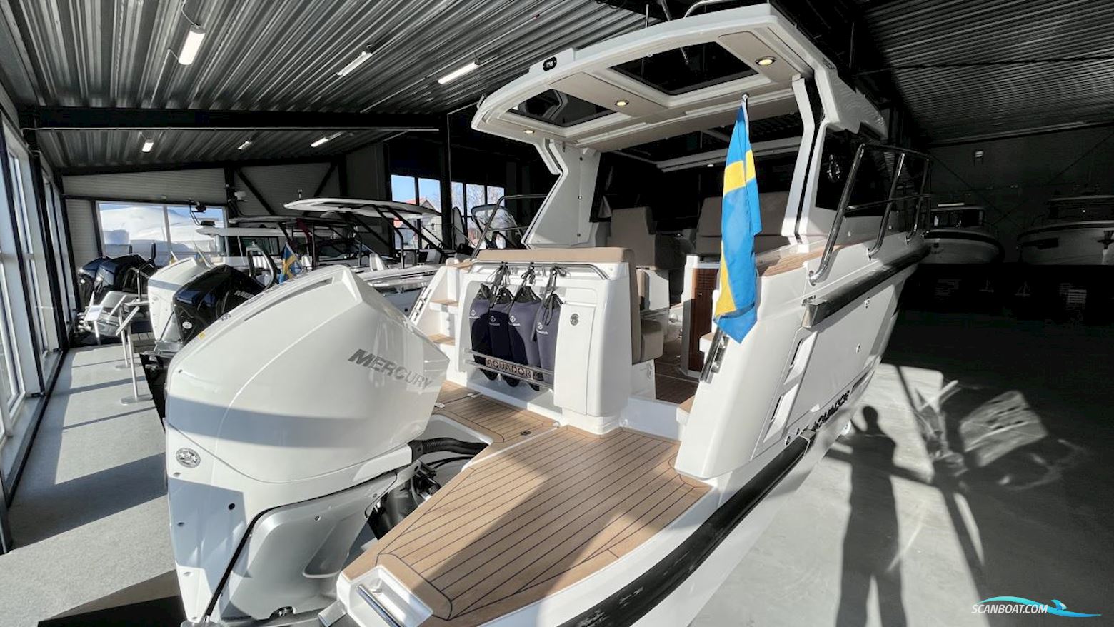 Aquador 250 HT Motorbåd 2024, med Mercury motor, Sverige