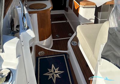 Aquador 28 HT Motorbåd 2021, med Mercury V6 Diesel motor, Estland