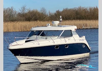 Aquador 28 Hard Top Motorbåd 1999, med Volvo Penta motor, Holland
