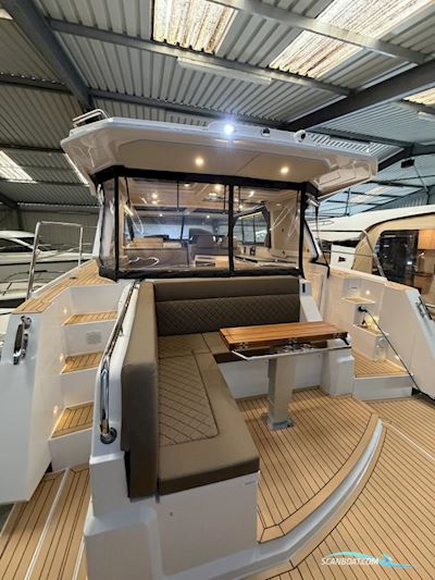 Aquador 400 HT Motorbåd 2025, med Volvo Penta motor, Tyskland