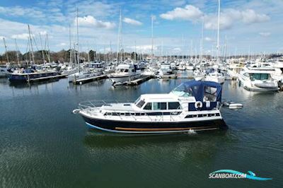 Aquastar 38 Motorbåd 2001, med Volvo Penta KAMD44 motor, England