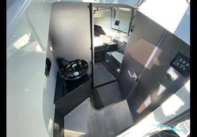 Axopar Brabus Shadow 900 Cross Cabin Motorbåd 2021, med Mercury Verdau 450 Cxl V8 motor, Tyskland