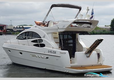 Azimut 39 Fly Motorbåd 2001, med Caterpillar motor, Holland