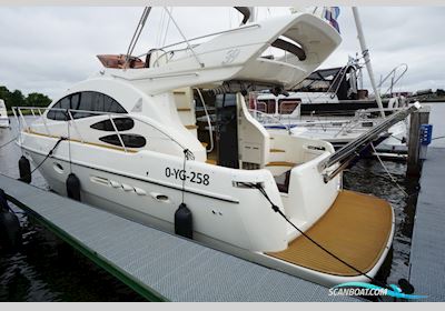 Azimut 39 Fly Motorbåd 2001, med Caterpillar motor, Holland