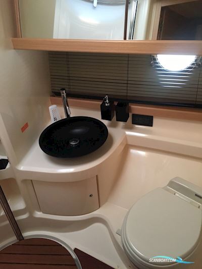 Azimut 43 FLY - BJ. 2007 - NUR 450 BSTD Motorbåd 2007, med CUMMINS QSB 5,9 DIESEL motor, Østrig