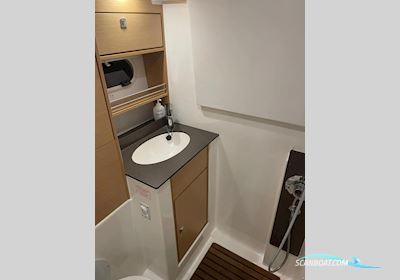 Bavaria 32 Sport - 2013 Motorbåd 2013, med Mercruiser 5,0 Mpi V8 Bravo Iii motor, Kroatien