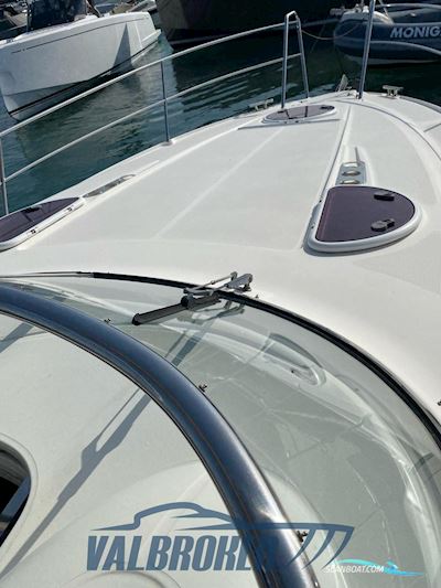 Bavaria 32 Sport Motorbåd 2006, med Volvo Penta 4.3 GXi DP/S V6 motor, Italien