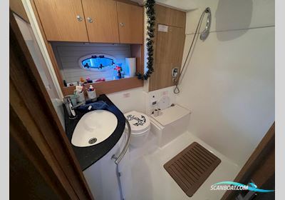 Bavaria 37 HT Motorbåd 2009, med Volvo Penta 5,7 Gxi „Benzin“ motor, Tyskland